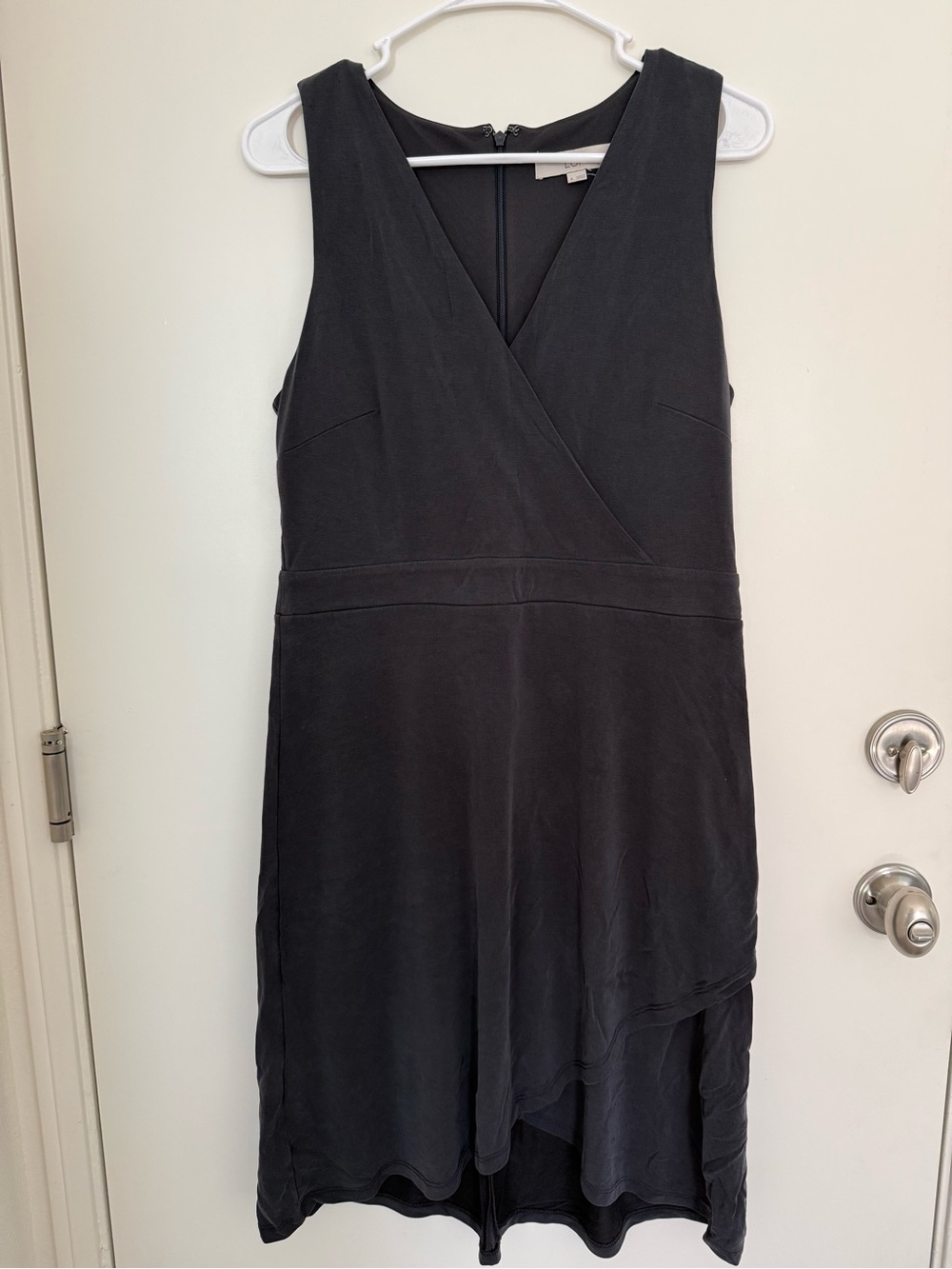 LOFT Charcoal V-Neck Sleeveless Dress - Classic Women's Dress- size 8